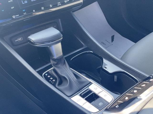 2022
Hyundai
Elantra