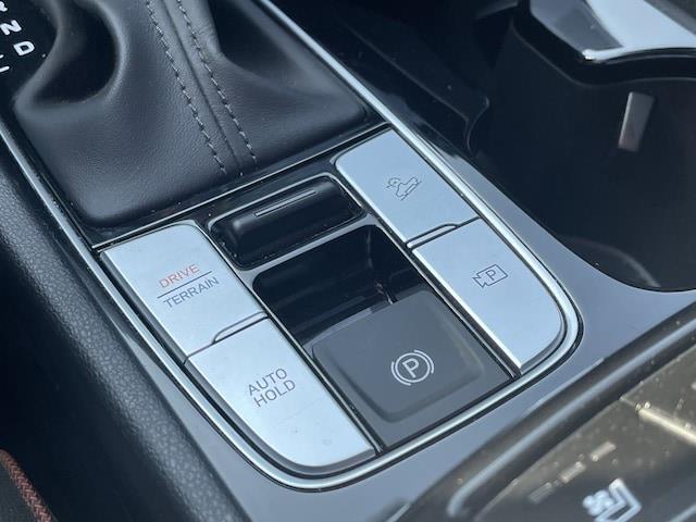 2022
Hyundai
Elantra