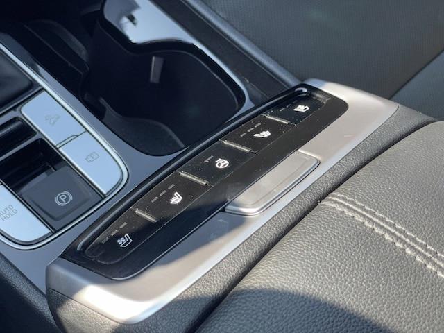 2022
Hyundai
Elantra