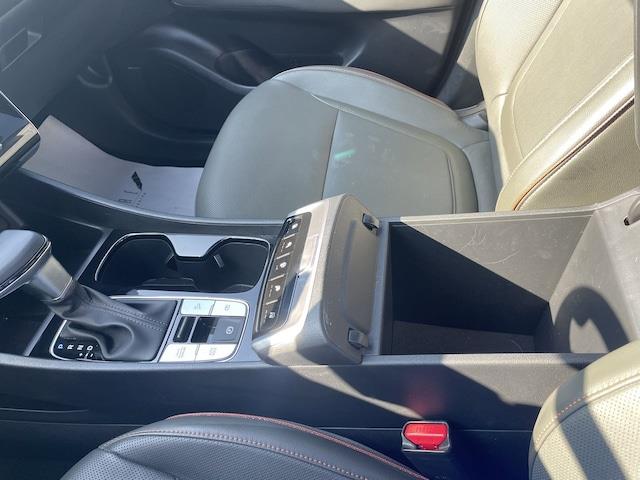 2022
Hyundai
Elantra