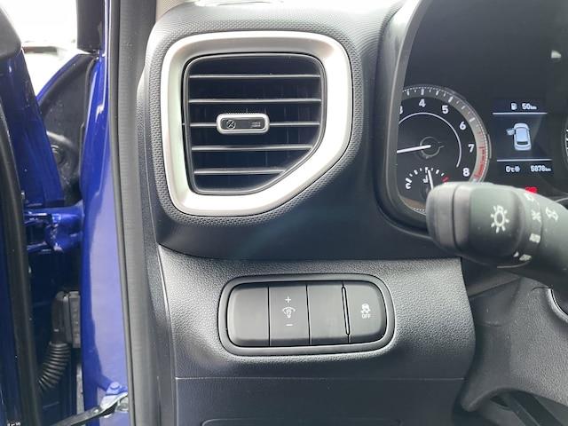 2022
Hyundai
Elantra