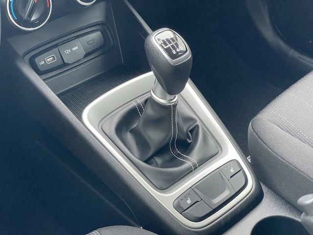 2022
Hyundai
Elantra