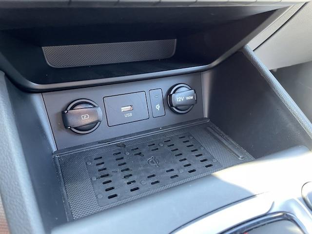 2022
Hyundai
Elantra