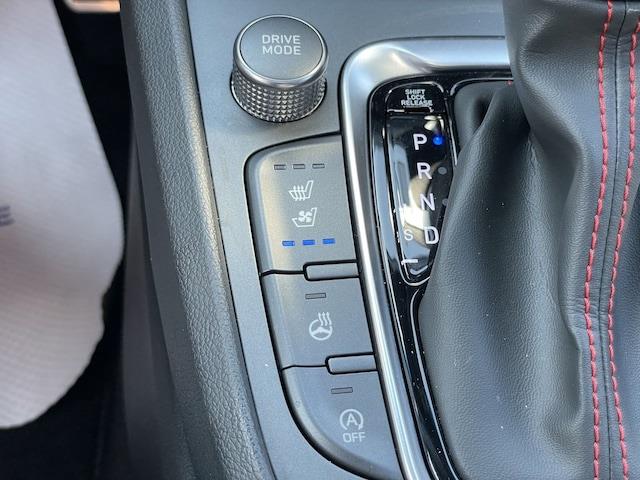 2022
Hyundai
Elantra