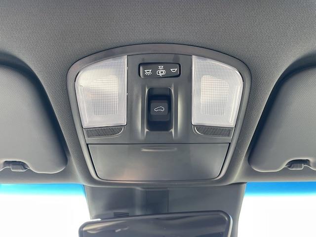 2022
Hyundai
Elantra