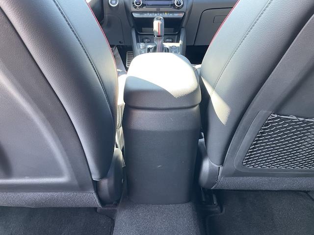 2022
Hyundai
Elantra